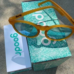 Brand New! Goodr “Freshly Baked Man Buns” Sunglasses - CIRCLE G Frame style